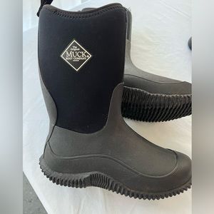 Muck brand boots kids size 4 black